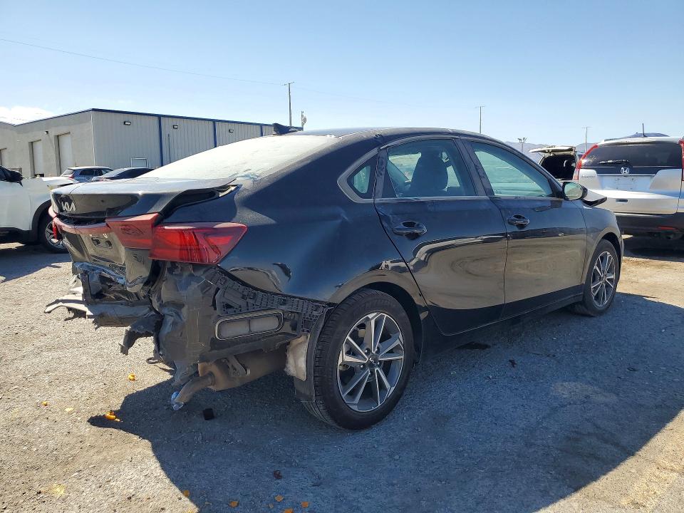 Photo 3 from auction – 2023 KIA FORTE with VIN 3KPF24AD5PE579064