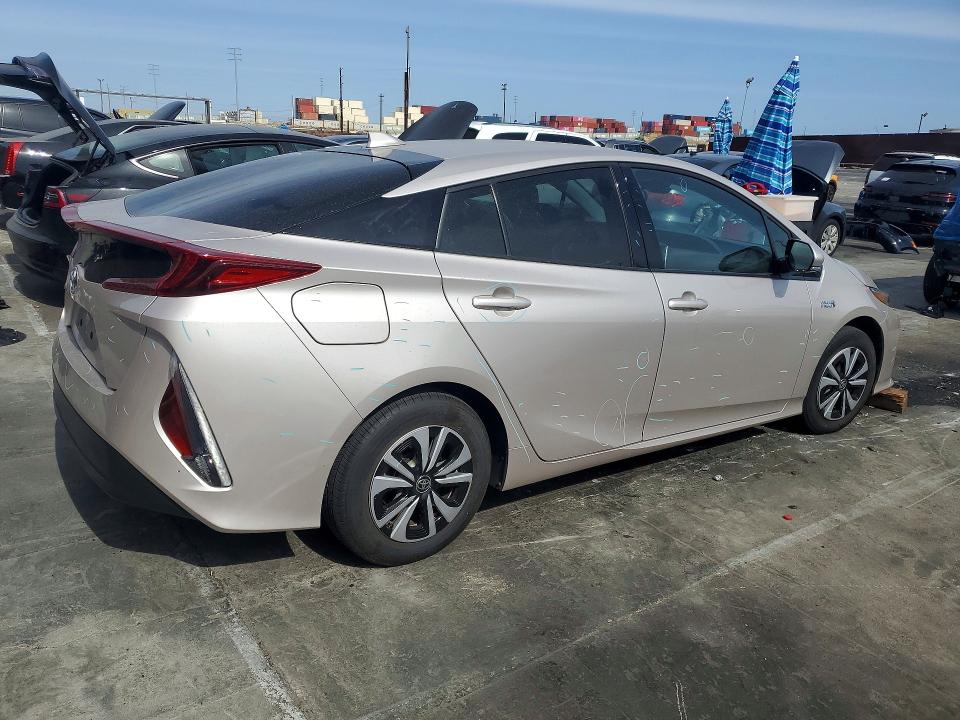 Photo 3 from auction – 2018 TOYOTA PRIUS PRIME with VIN JTDKARFP3J3078268