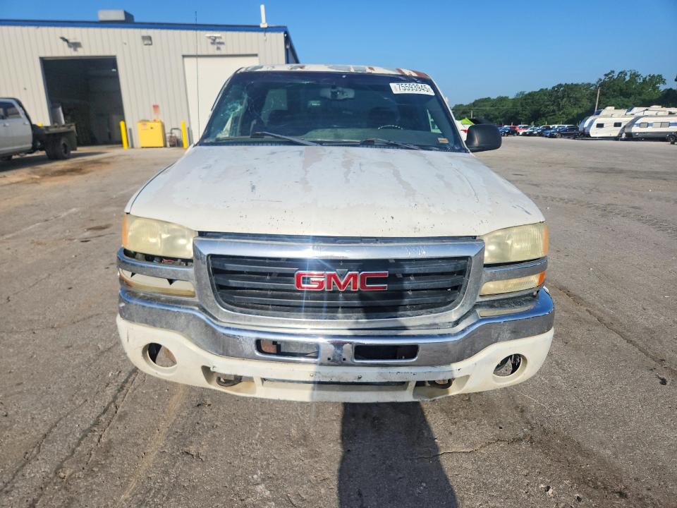 Photo 5 from auction – 2004 GMC NEW SIERRA with VIN 2GTEC19V741109325