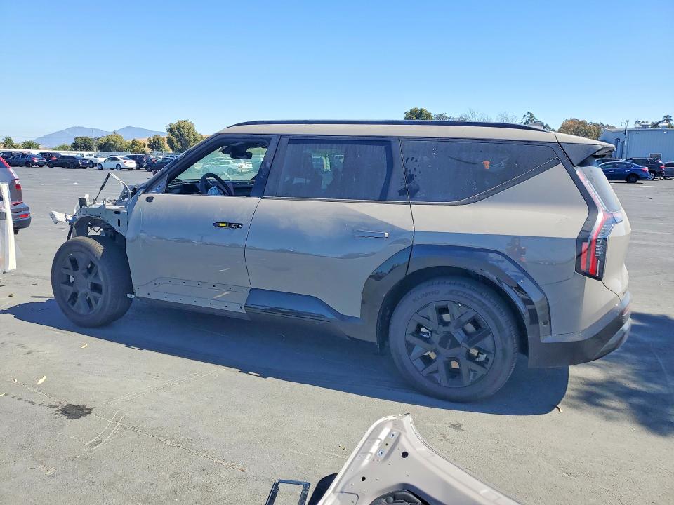 Photo 2 from auction – 2026 KIA EV9 with VIN 5XYADFS5XTG019450