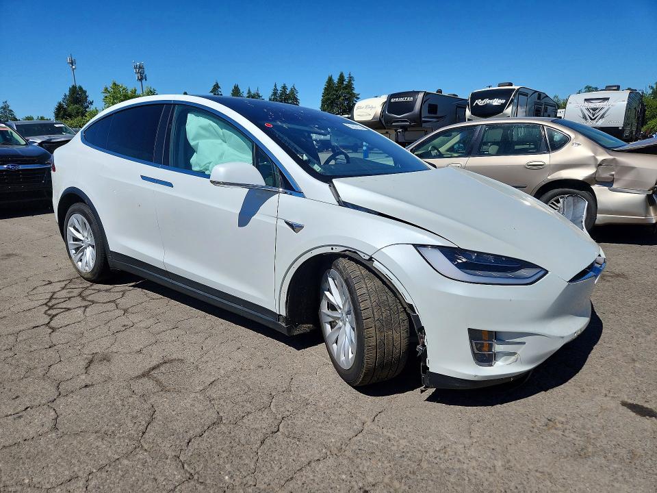 Photo 4 from auction – 2020 TESLA MODEL X with VIN 5YJXCDE20LF234006