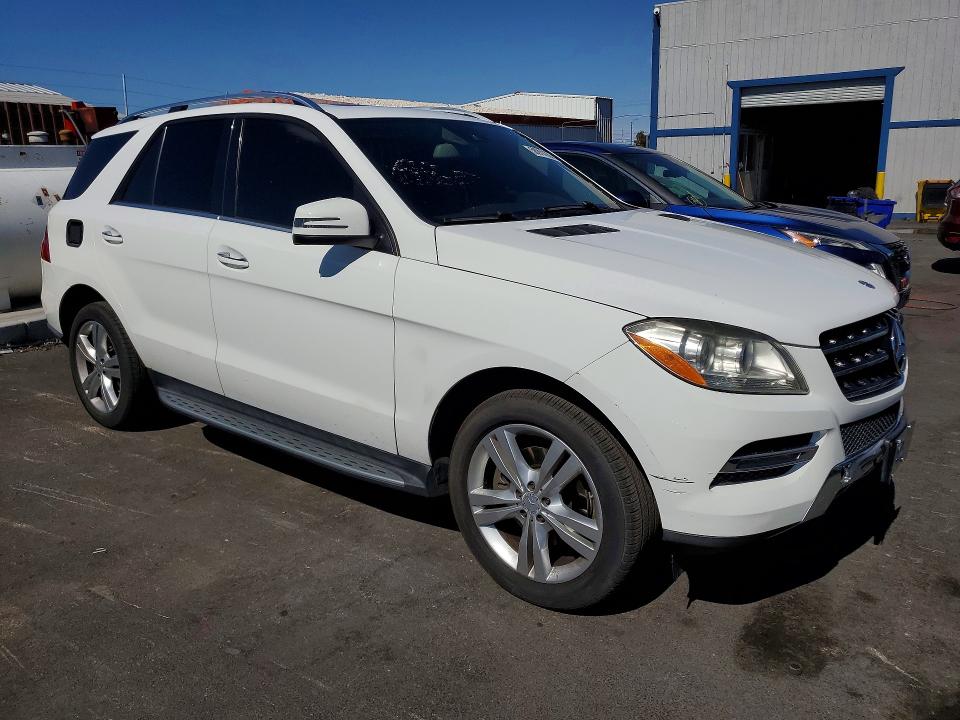 Photo 4 from auction – 2015 MERCEDES-BENZ ML with VIN 4JGDA5JBXFA618825