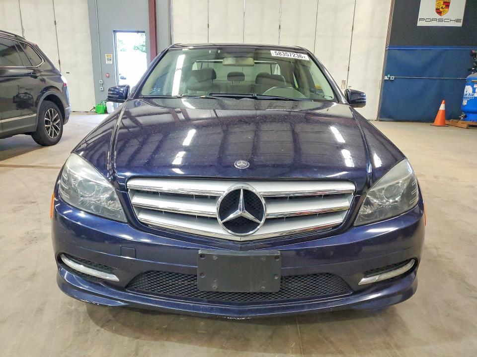 Photo 5 from auction – 2011 MERCEDES-BENZ C with VIN WDDGF8BB0BR143013