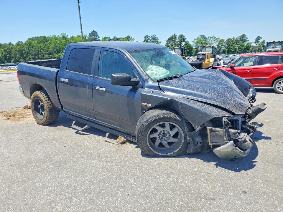 Photo 4 from auction – 2017 RAM 1500 with VIN 1C6RR6LTXHS550660
