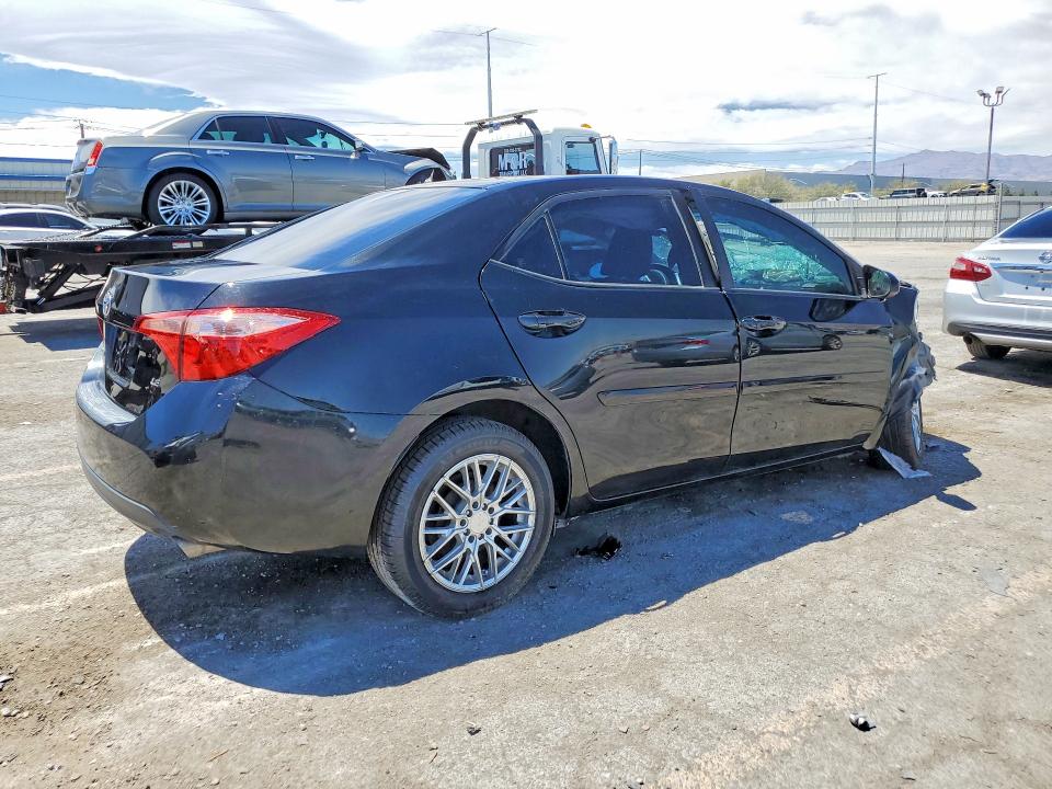 Photo 3 from auction – 2017 TOYOTA COROLLA with VIN 2T1BURHE3HC899570