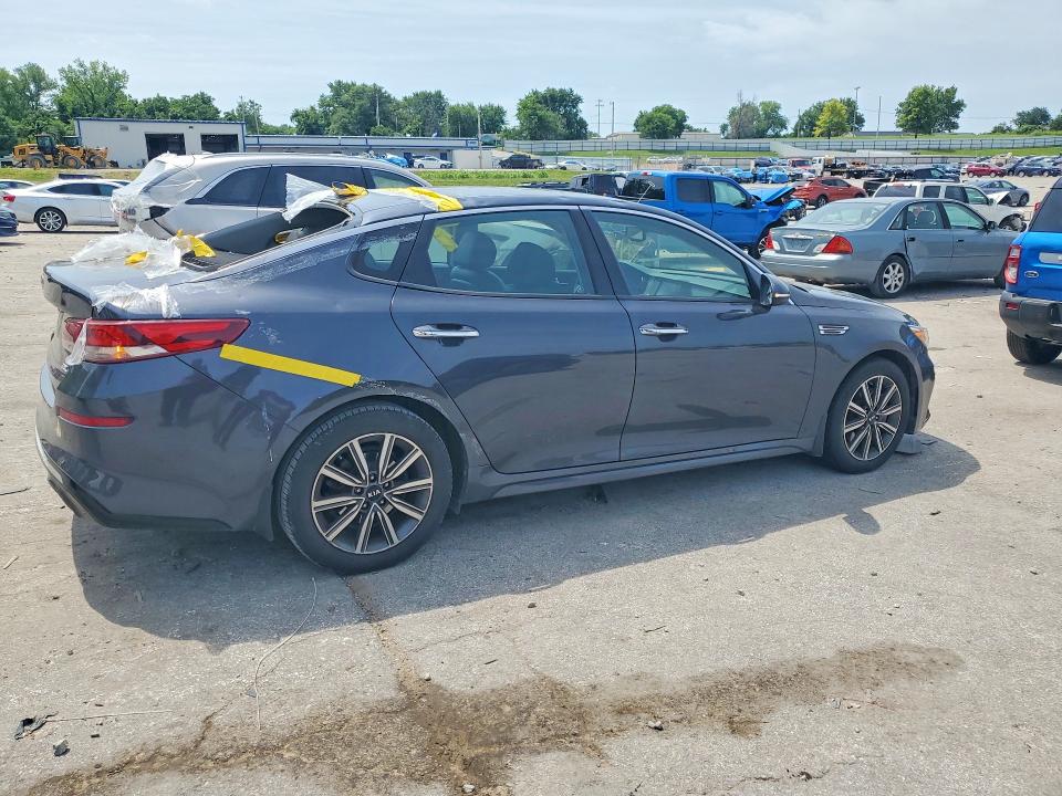 Photo 3 from auction – 2019 KIA OPTIMA with VIN 5XXGU4L12KG327807