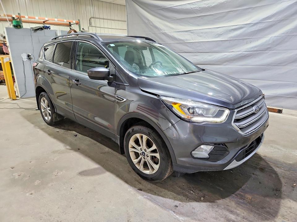 Photo 4 from auction – 2018 FORD ESCAPE with VIN 1FMCU9HD0JUC92784