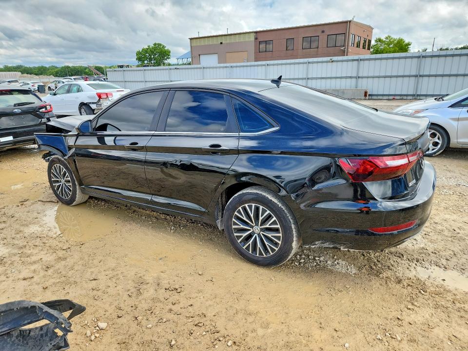 Photo 2 from auction – 2021 VOLKSWAGEN JETTA with VIN 3VWC57BU4MM080863