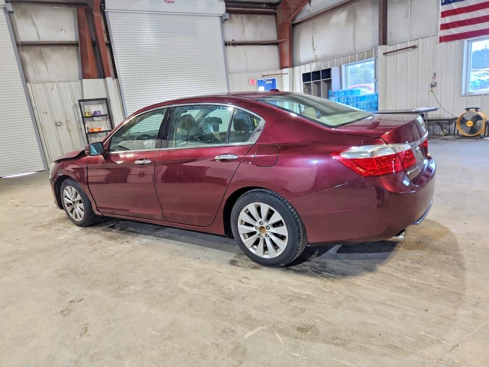 Photo 2 from auction – 2015 HONDA ACCORD with VIN 1HGCR3F85FA005037