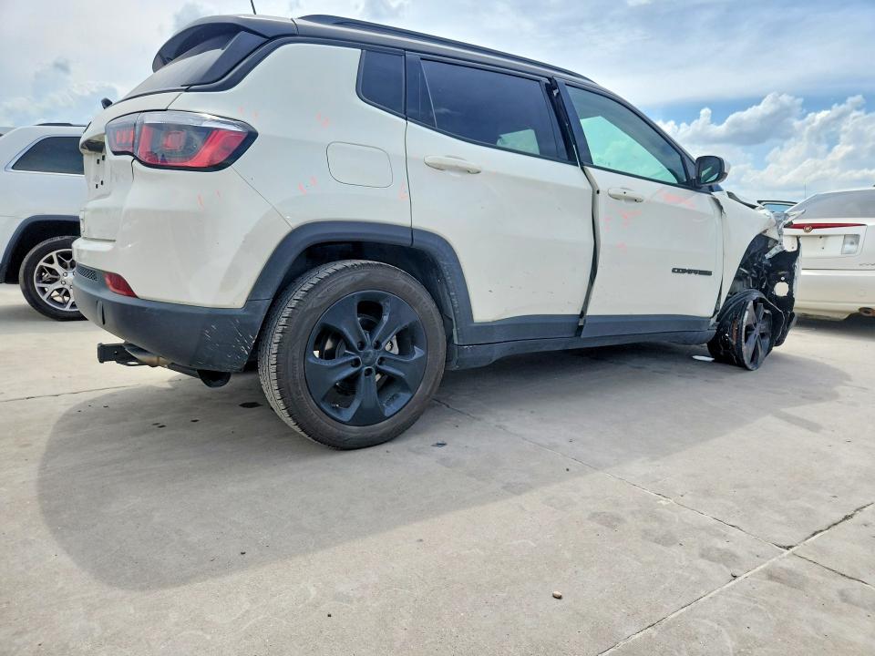 Photo 3 from auction – 2018 JEEP COMPASS with VIN 3C4NJCBB6JT361546