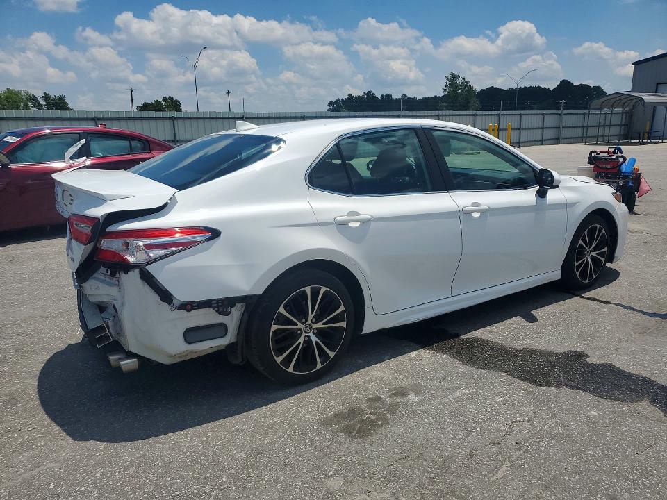 Photo 3 from auction – 2020 TOYOTA CAMRY with VIN 4T1G11AK2LU347422