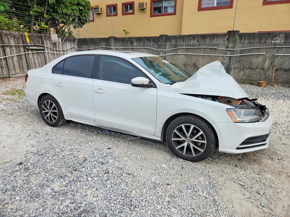 Photo 4 from auction – 2017 VOLKSWAGEN JETTA with VIN 3VWDB7AJ3HM308426