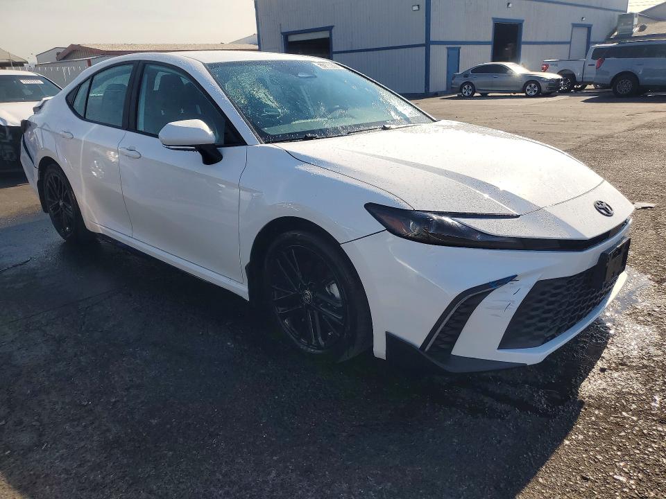 Photo 4 from auction – 2026 TOYOTA CAMRY with VIN 4T1DAACK1TU731479