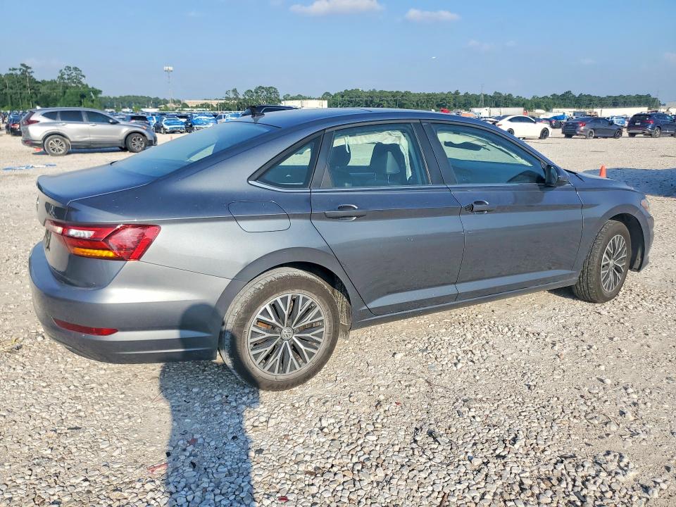 Photo 3 from auction – 2019 VOLKSWAGEN JETTA with VIN 3VWCB7BUXKM206164