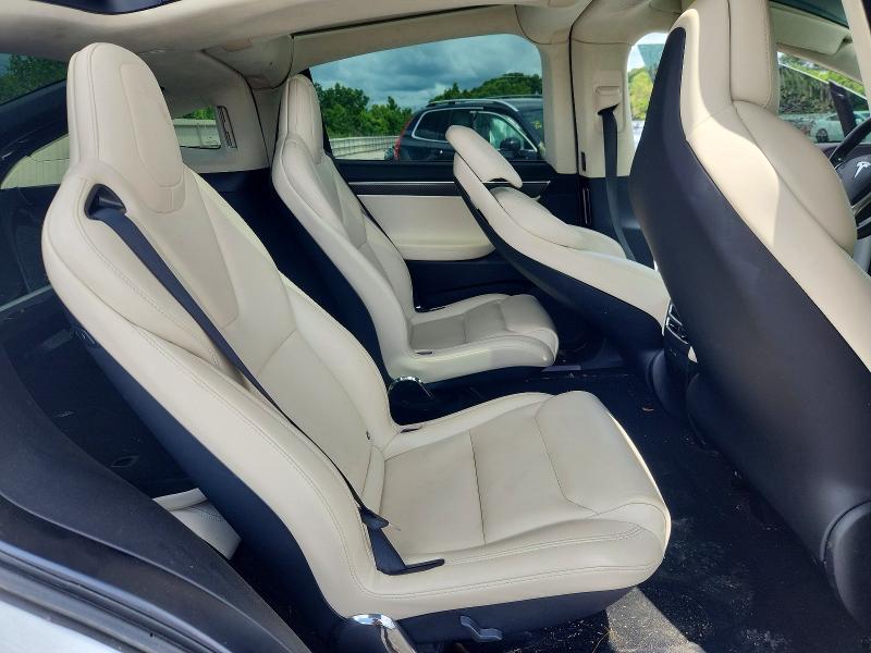 Photo 11 from auction – 2017 TESLA MODEL X with VIN 5YJXCBE20HF077010