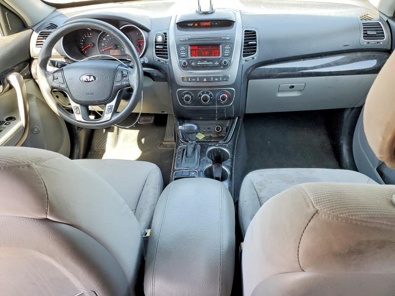 Photo 8 from auction – 2015 KIA SORENTO with VIN 5XYKTCA65FG654371
