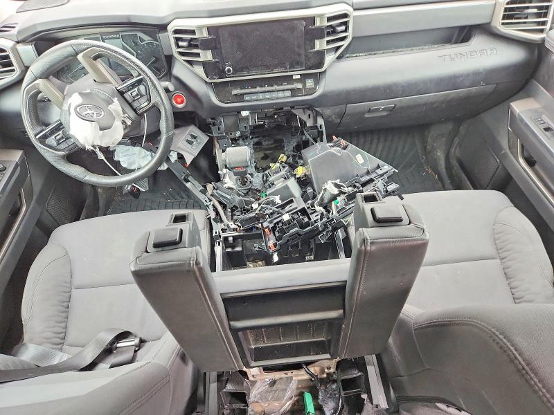 Photo 8 from auction – 2024 TOYOTA TUNDRA with VIN 5TFLA5DB0RX221198
