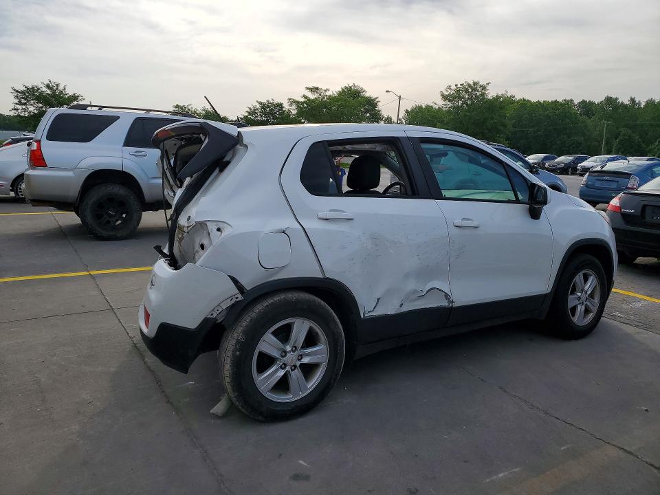 Photo 3 from auction – 2020 CHEVROLET TRAX with VIN KL7CJKSB1LB323046
