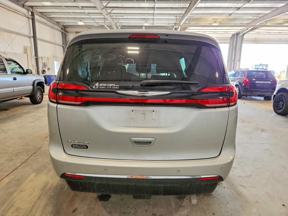 Photo 6 from auction – 2022 CHRYSLER PACIFICA with VIN 2C4RC1BG2NR173157