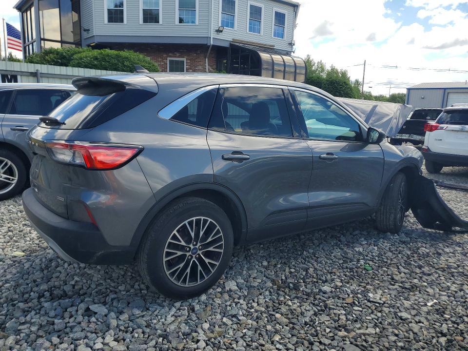 Photo 3 from auction – 2022 FORD ESCAPE with VIN 1FMCU0EZ6NUA18846