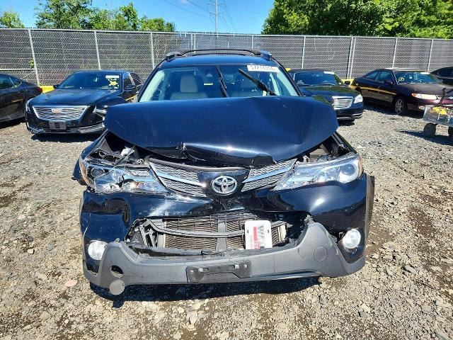Photo 5 from auction – 2015 TOYOTA RAV4 with VIN 2T3DFREV9FW302481