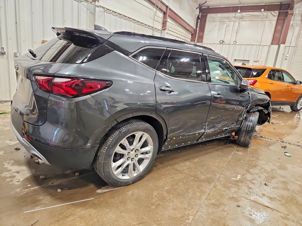 Photo 3 from auction – 2019 CHEVROLET BLAZER with VIN 3GNKBHRS1KS689331