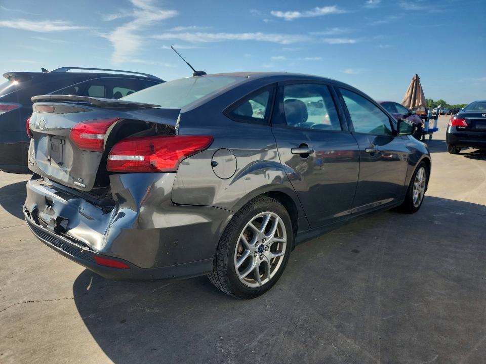 Photo 3 from auction – 2015 FORD FOCUS with VIN 1FADP3F20FL227922