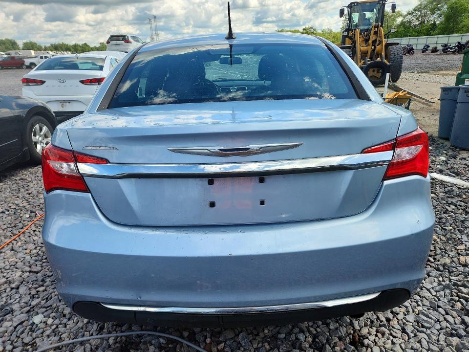 Photo 6 from auction – 2013 CHRYSLER 200 with VIN 1C3CCBBBXDN596021