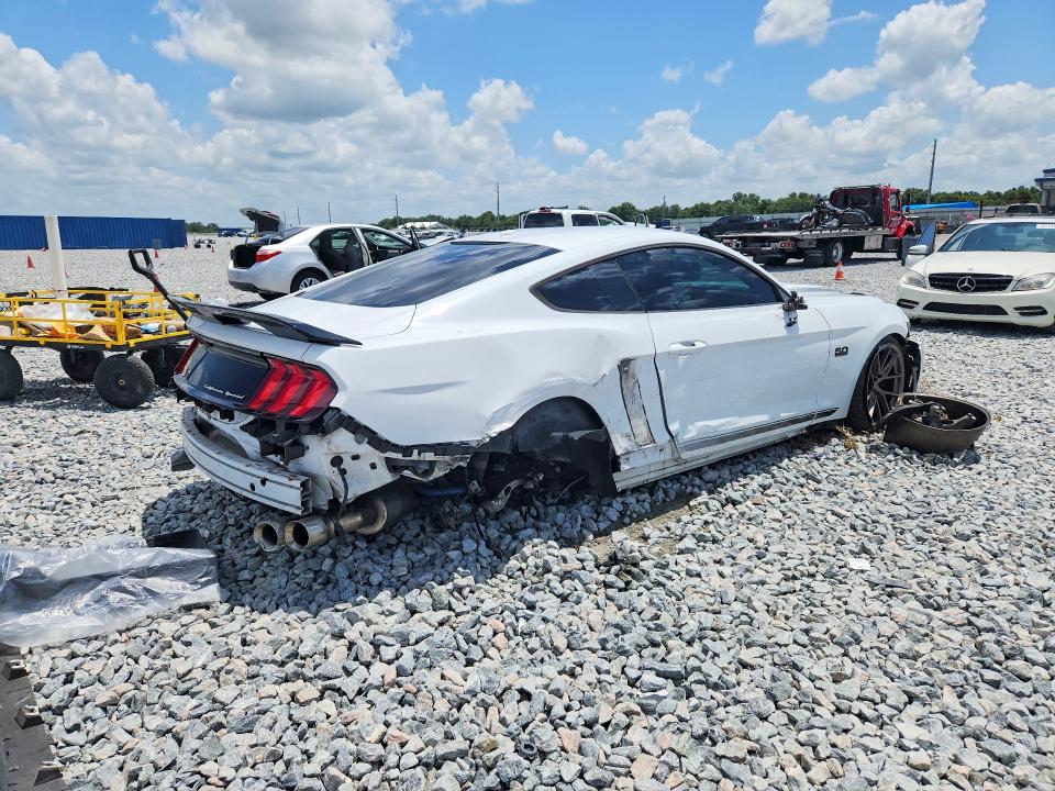Photo 3 from auction – 2016 FORD MUSTANG with VIN 1FA6P8CF8G5332114