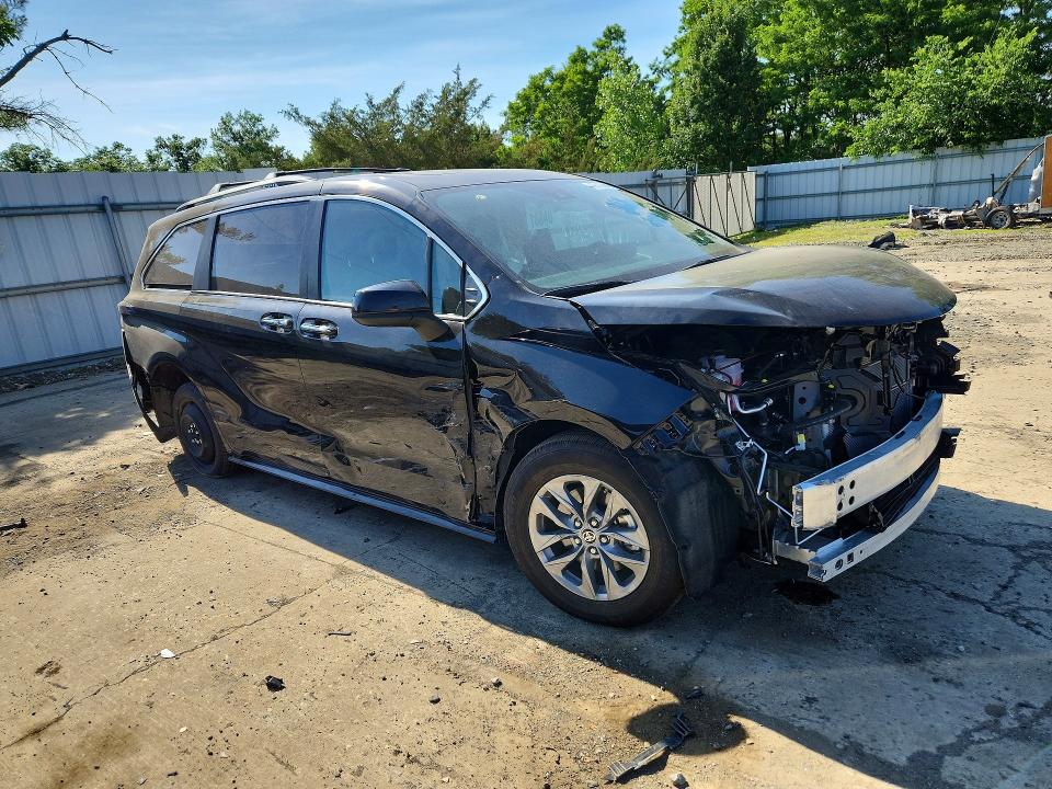 Photo 4 from auction – 2026 TOYOTA SIENNA with VIN 5TDYRKEC1TS304575