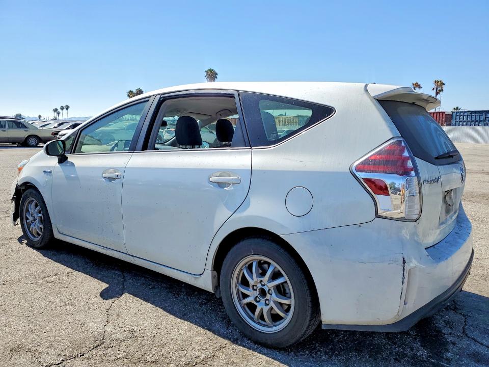 Photo 2 from auction – 2015 TOYOTA PRIUS V with VIN JTDZN3EU4FJ040445