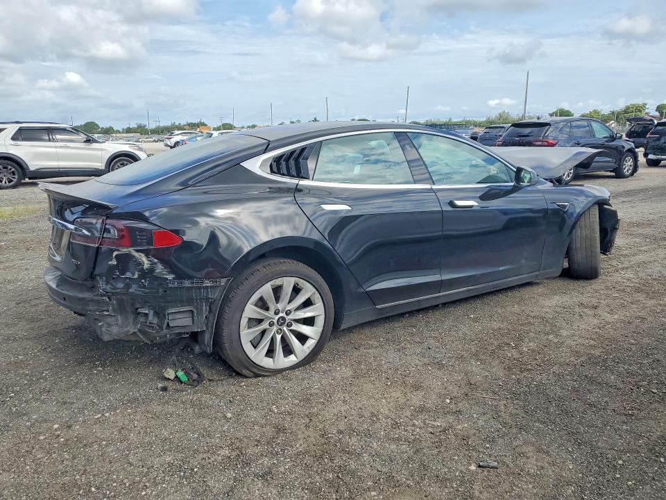 Photo 3 from auction – 2018 TESLA MODEL S with VIN 5YJSA1E23JF248719