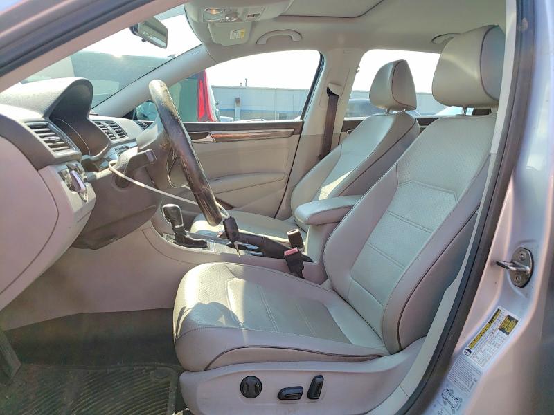 Photo 7 from auction – 2016 VOLKSWAGEN PASSAT with VIN 1VWBT7A38GC020598