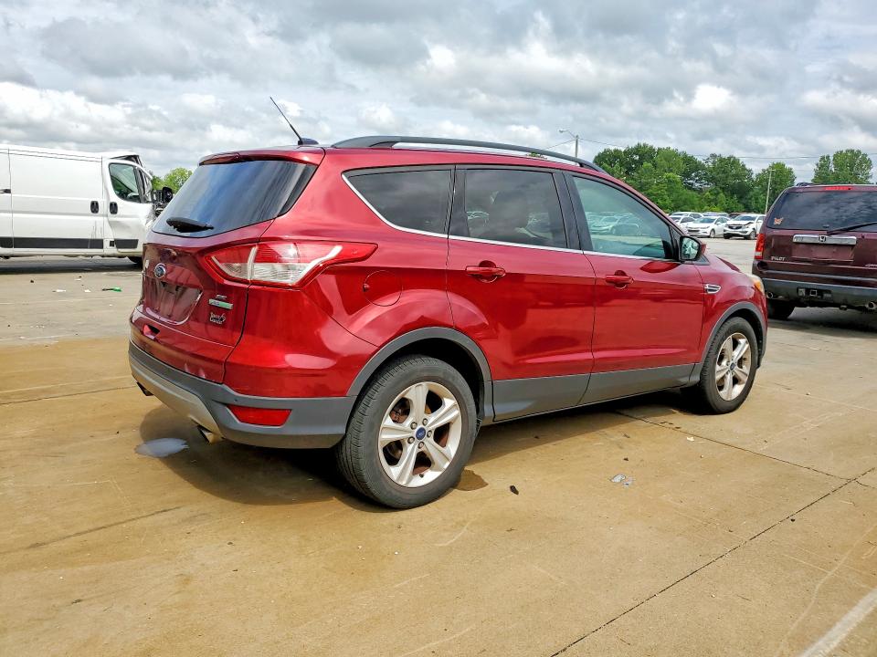 Photo 3 from auction – 2016 FORD ESCAPE with VIN 1FMCU0GX9GUA43612