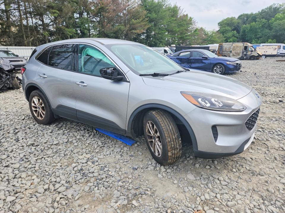 Photo 4 from auction – 2021 FORD ESCAPE with VIN 1FMCU0G65MUA02316