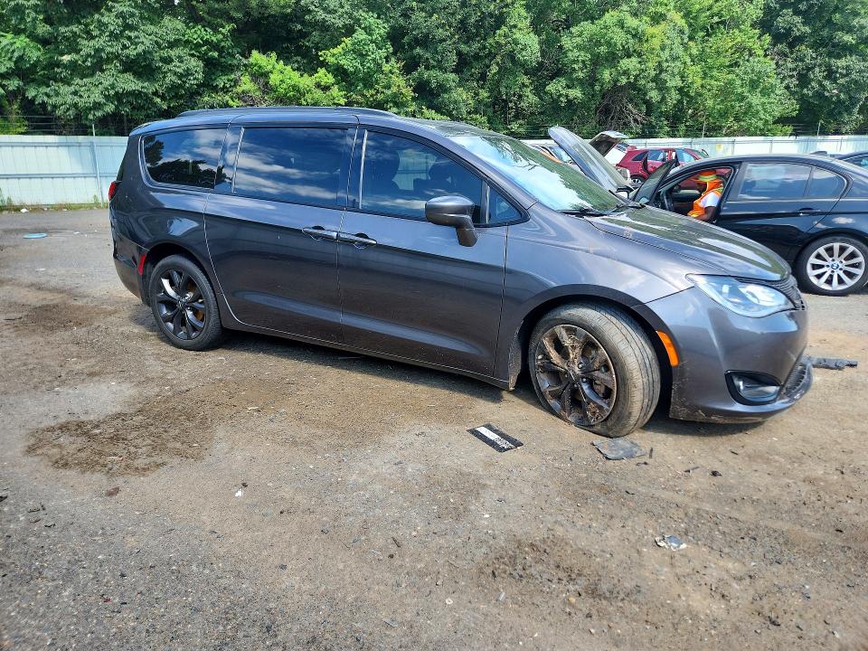 Photo 4 from auction – 2020 CHRYSLER PACIFICA with VIN 2C4RC1EGXLR117346