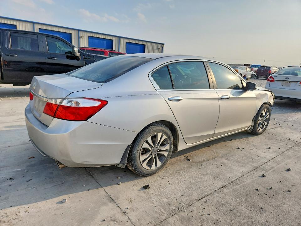 Photo 3 from auction – 2013 HONDA ACCORD with VIN 1HGCR2F33DA015710