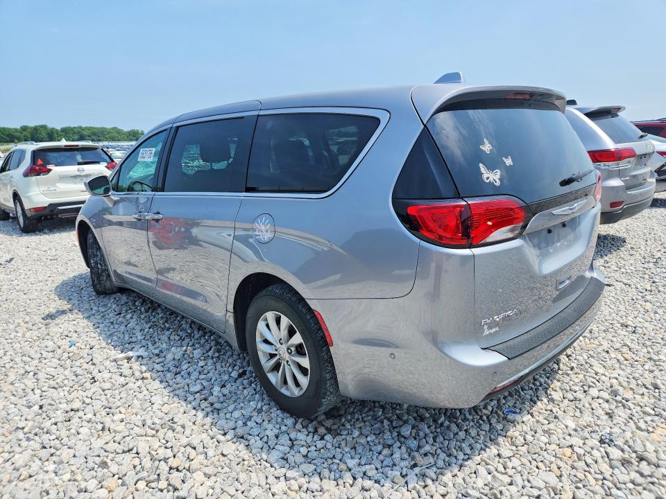 Photo 2 from auction – 2019 CHRYSLER PACIFICA with VIN 2C4RC1FG0KR559436