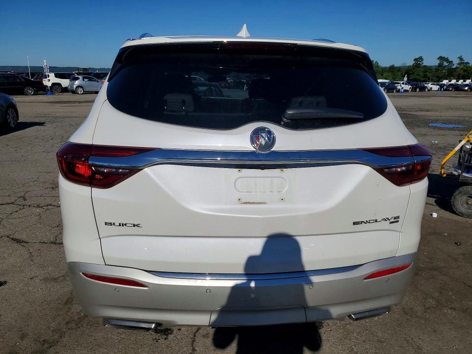 Photo 6 from auction – 2018 BUICK ENCLAVE with VIN 5GAEVAKW2JJ276949