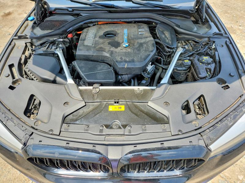 Photo 11 from auction – 2018 BMW 530XE with VIN WBAJB1C57JB084753