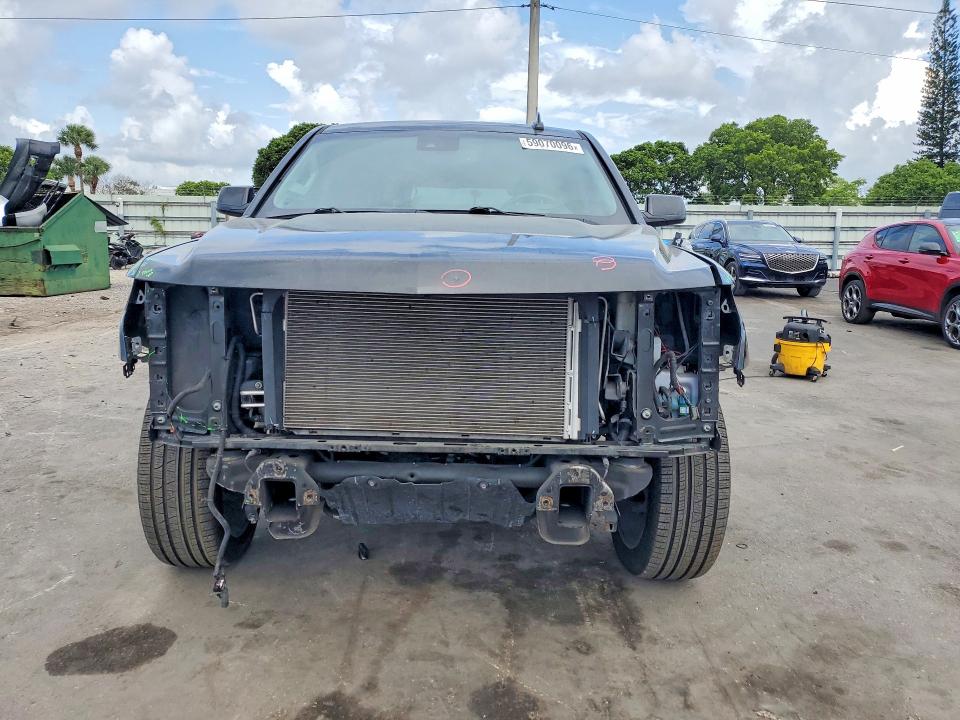 Photo 5 from auction – 2018 CHEVROLET SUBURBAN with VIN 1GNSCHKC6JR347438