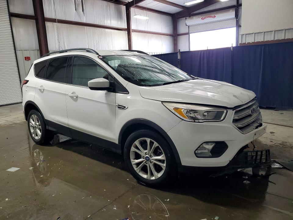 Photo 4 from auction – 2018 FORD ESCAPE with VIN 1FMCU9GD9JUD36847