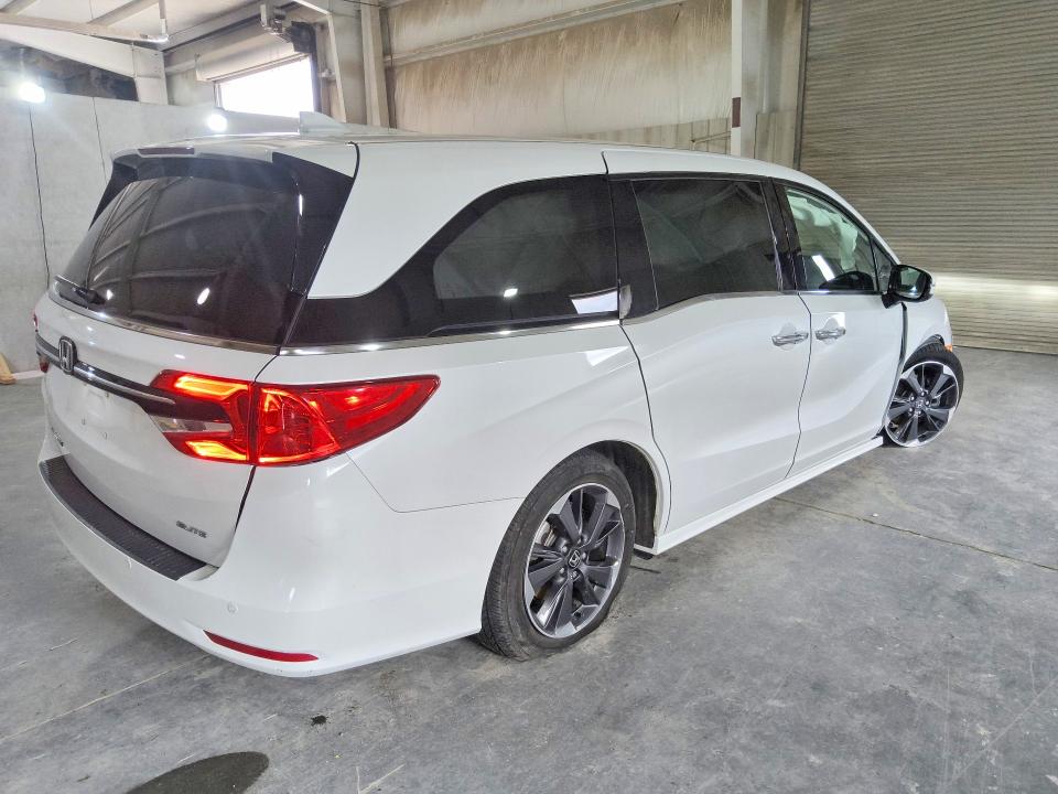 Photo 3 from auction – 2022 HONDA ODYSSEY with VIN 5FNRL6H98NB056510