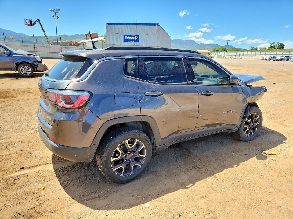 Photo 3 from auction – 2018 JEEP COMPASS with VIN 3C4NJDBB5JT114735