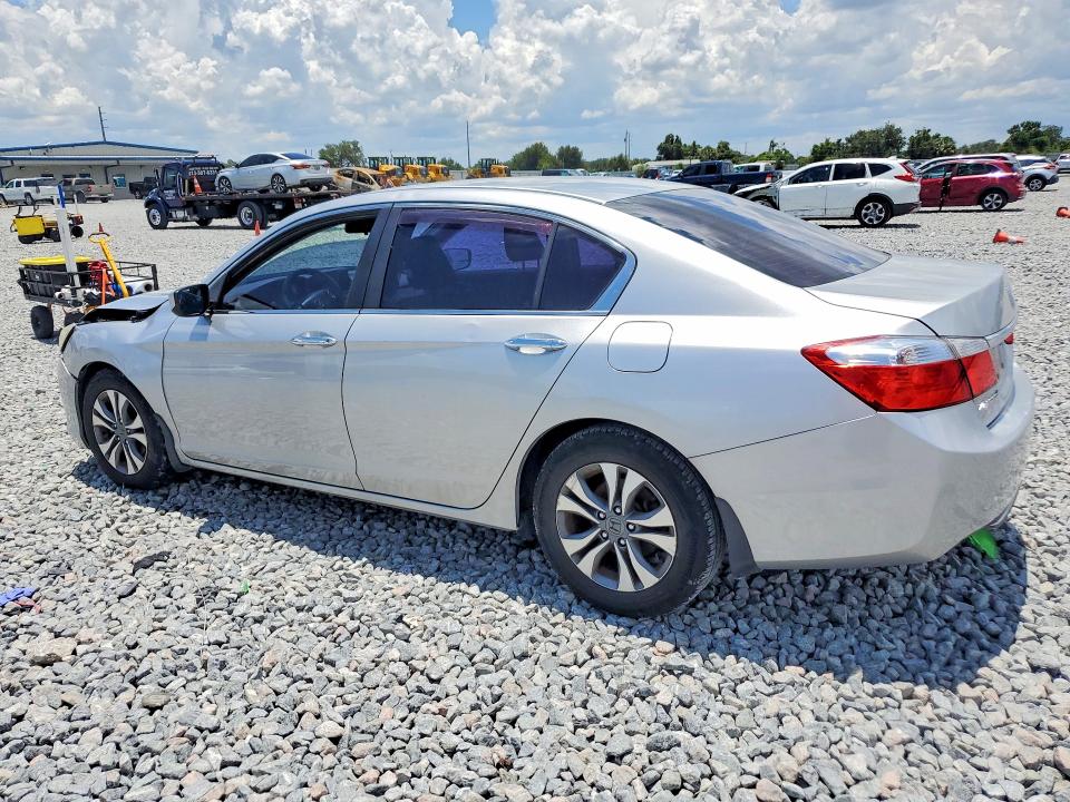 Photo 2 from auction – 2015 HONDA ACCORD with VIN 1HGCR2F30FA012556