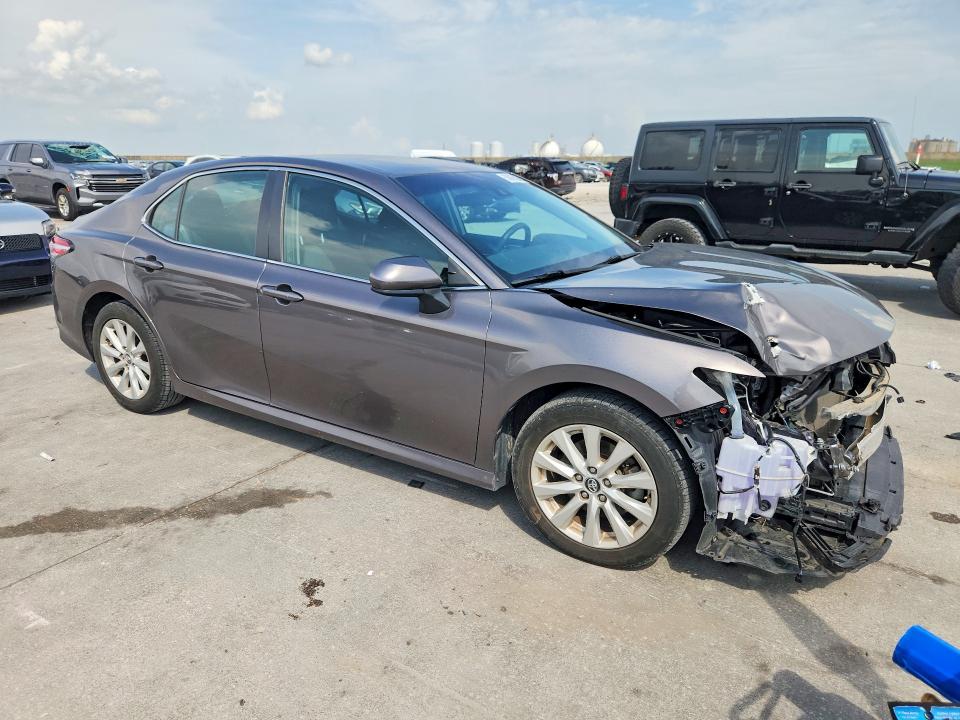 Photo 4 from auction – 2020 TOYOTA CAMRY with VIN 4T1C11AK2LU923671