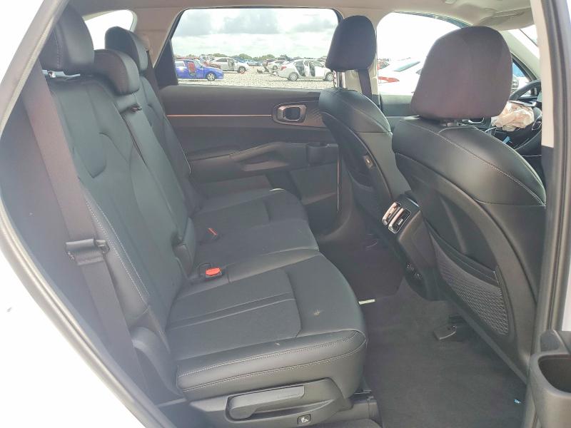 Photo 11 from auction – 2023 KIA SORENTO with VIN 5XYRL4LC7PG213950