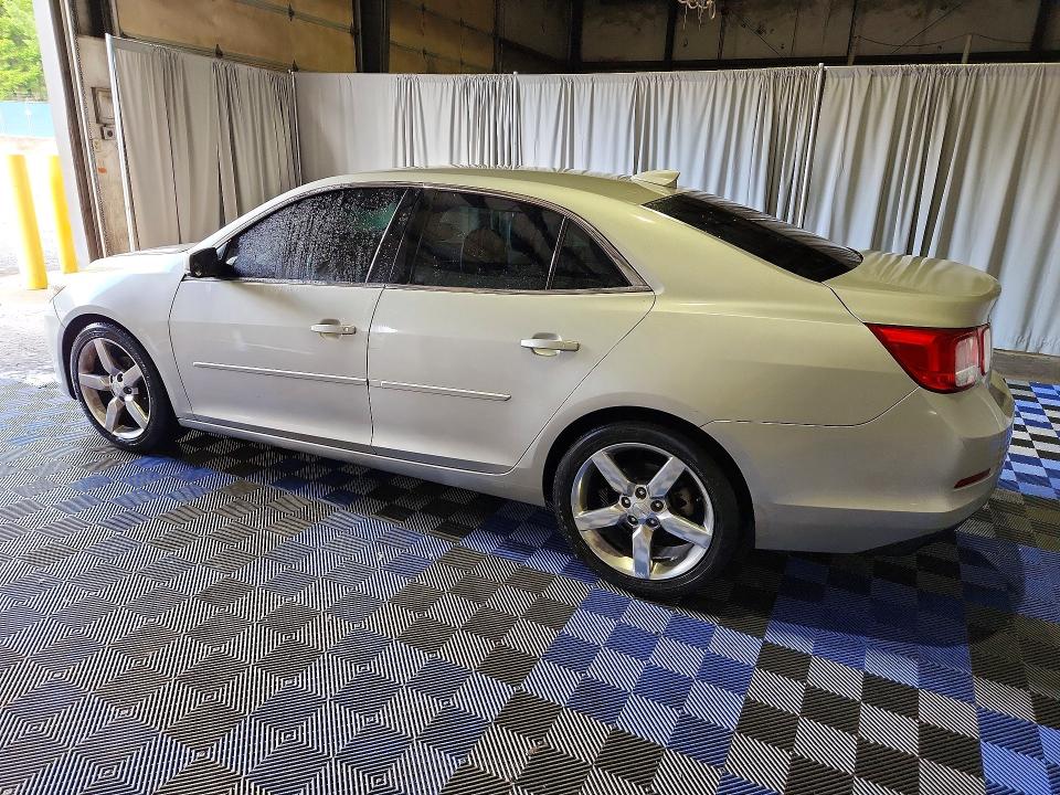 Photo 2 from auction – 2015 CHEVROLET MALIBU with VIN 1G11C5SL5FF270260