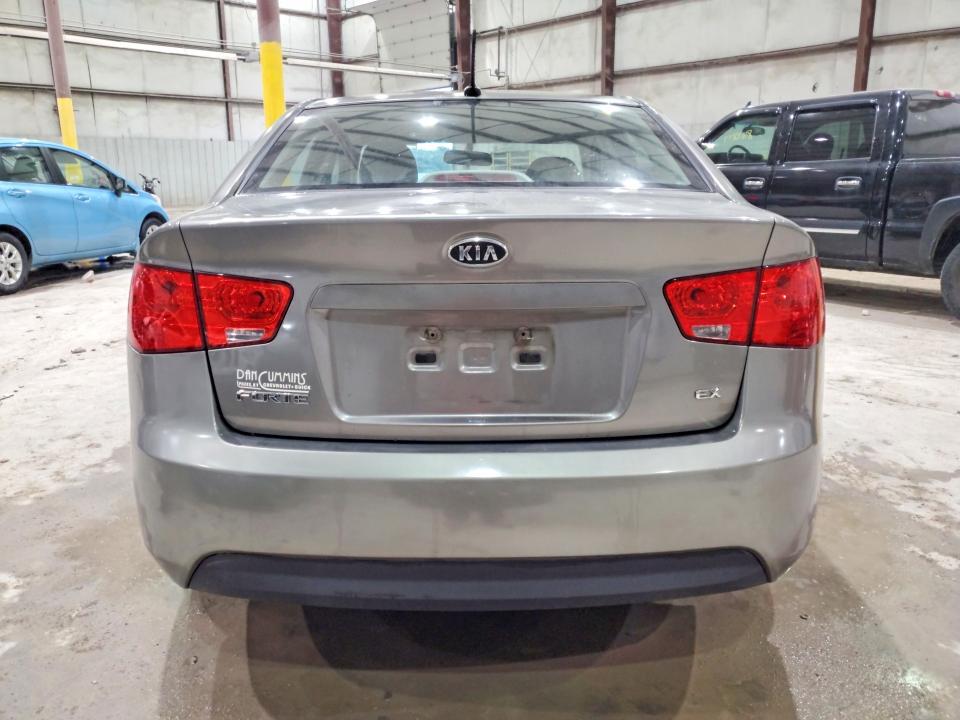 صورة رقم 6 من المزاد - 2011 KIA FORTE مع VIN KNAFU4A22B5393136