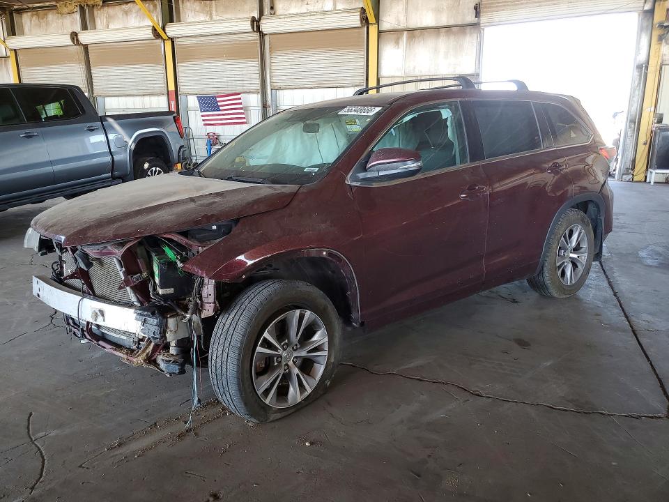 TOYOTA HIGHLANDER 2015 مع رقم تعريف المركبة 5TDBKRFH5FS195961 - صورة من المزاد